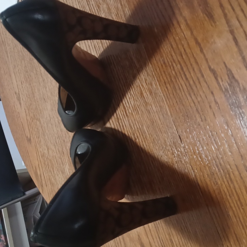 Coach heels size 8